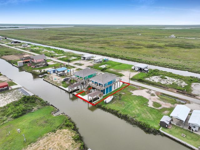 1297 Mabry Street, Gilchrist, TX 77617