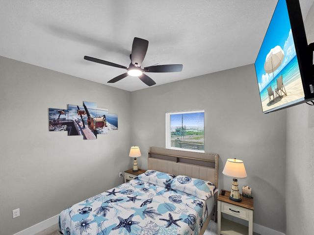 1297 Mabry Street, Gilchrist, TX 77617