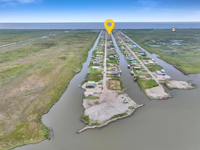1297 Mabry Street, Gilchrist, TX 77617