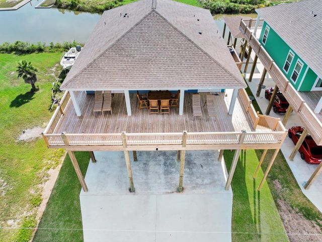 1297 Mabry Street, Gilchrist, TX 77617