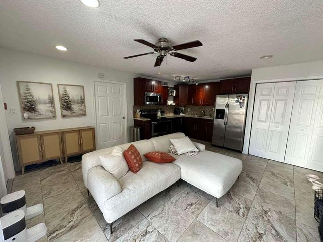 637 Executive Center Drive N 203, West Palm Beach, FL 33401