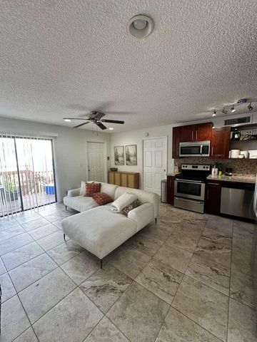 637 Executive Center Drive N 203, West Palm Beach, FL 33401