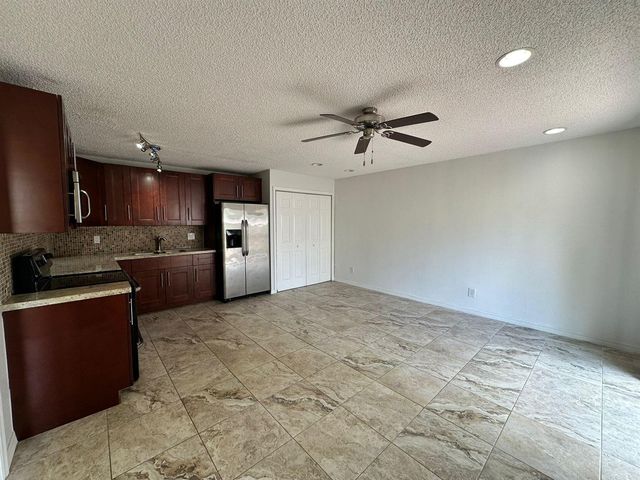 637 Executive Center Drive N 203, West Palm Beach, FL 33401