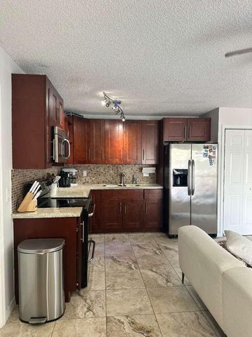 637 Executive Center Drive N 203, West Palm Beach, FL 33401