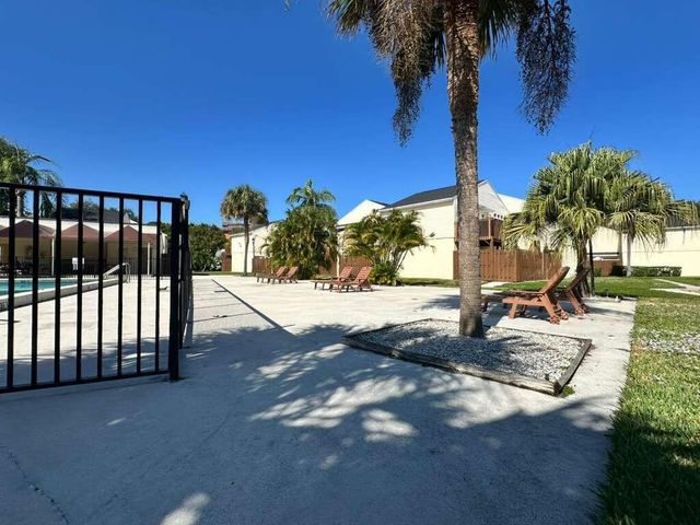 637 Executive Center Drive N 203, West Palm Beach, FL 33401