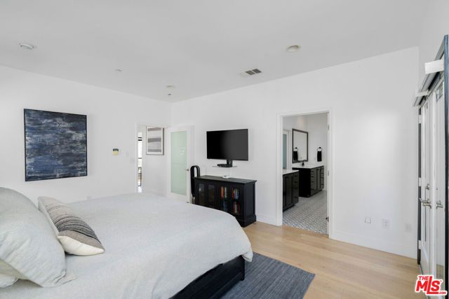 5732 Celedon, Los Angeles, CA 90094