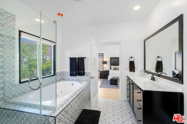 5732 Celedon, Los Angeles, CA 90094