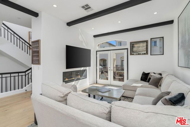 5732 Celedon, Los Angeles, CA 90094