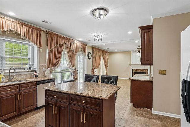 2731 Spindletop Lane NW, Kennesaw, GA 30144
