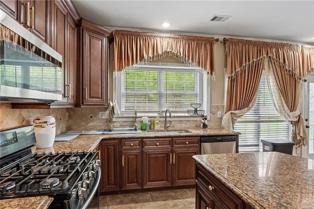 2731 Spindletop Lane NW, Kennesaw, GA 30144