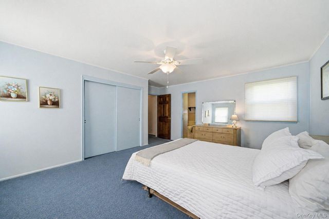 15 Frost Lane, Greenlawn, NY 11740