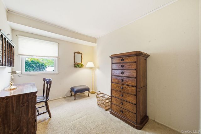 15 Frost Lane, Greenlawn, NY 11740