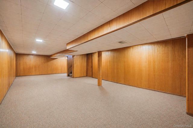 15 Frost Lane, Greenlawn, NY 11740