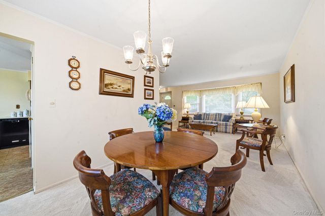 15 Frost Lane, Greenlawn, NY 11740