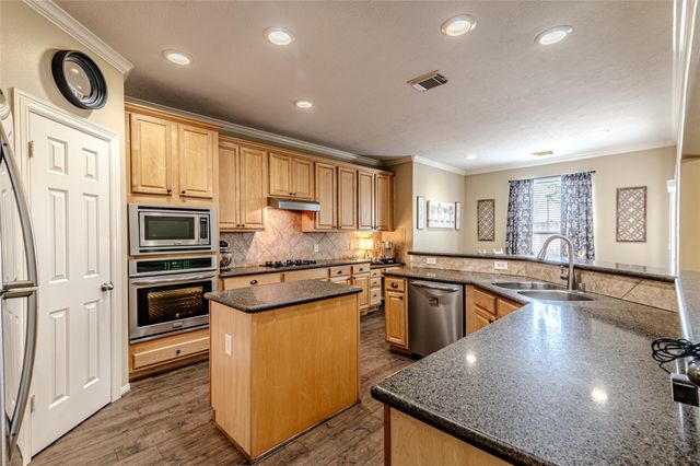 17819 Gables Bend Drive, Tomball, TX 77377