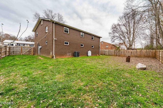 121 Valley Circle, Gray, TN 37615