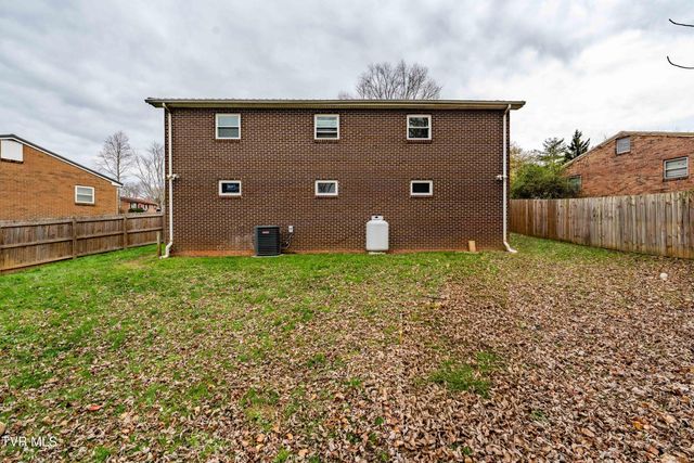 121 Valley Circle, Gray, TN 37615