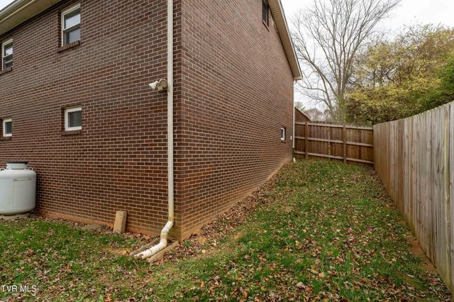 121 Valley Circle, Gray, TN 37615