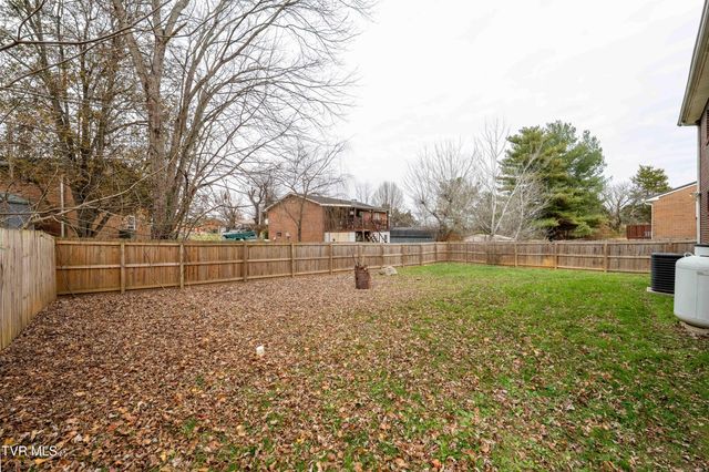 121 Valley Circle, Gray, TN 37615