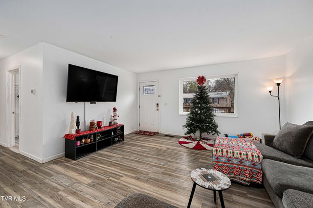 121 Valley Circle, Gray, TN 37615