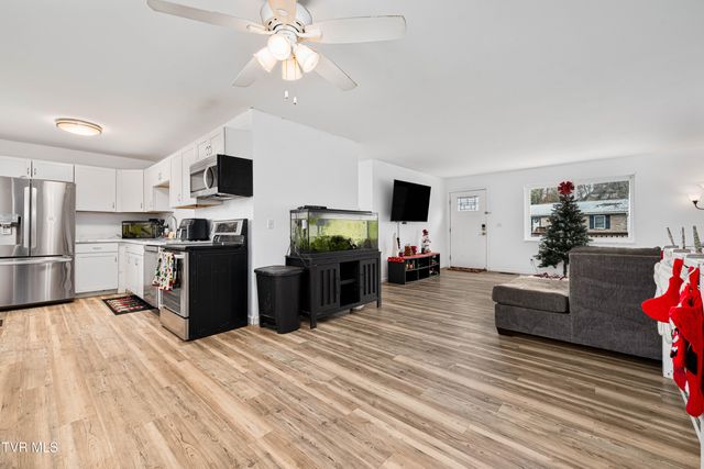 121 Valley Circle, Gray, TN 37615