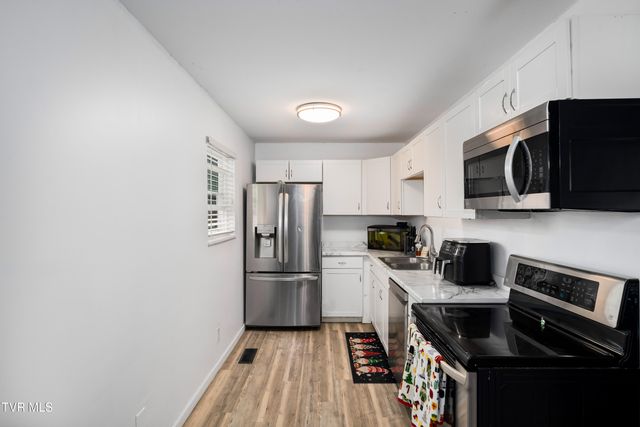 121 Valley Circle, Gray, TN 37615