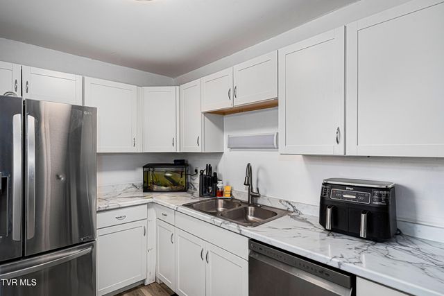 121 Valley Circle, Gray, TN 37615