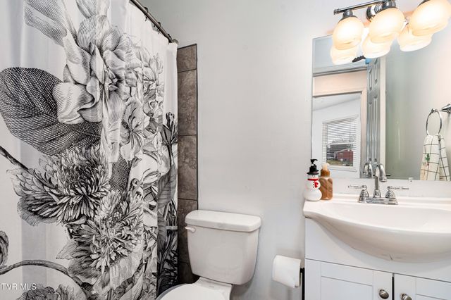 121 Valley Circle, Gray, TN 37615