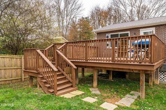 121 Valley Circle, Gray, TN 37615