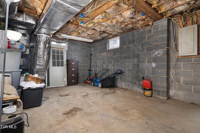 121 Valley Circle, Gray, TN 37615