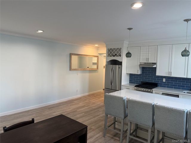 25 W Broadway 104, Long Beach, NY 11561