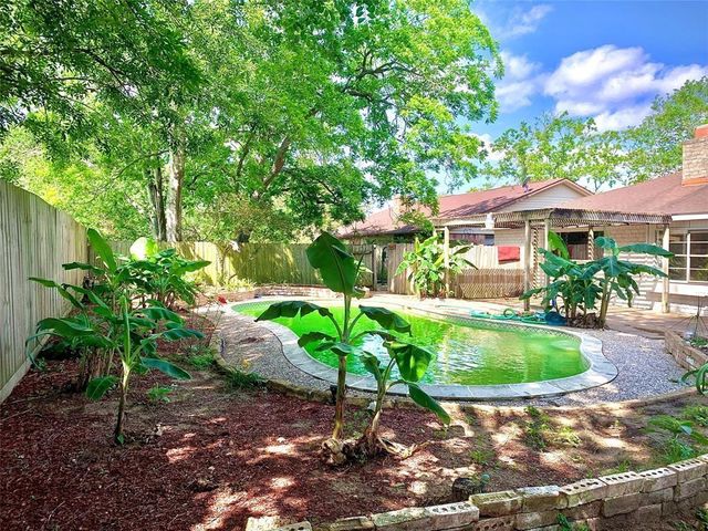 706 Voyager Drive, Houston, TX 77062