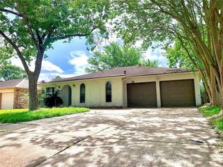 706 Voyager Drive, Houston, TX 77062