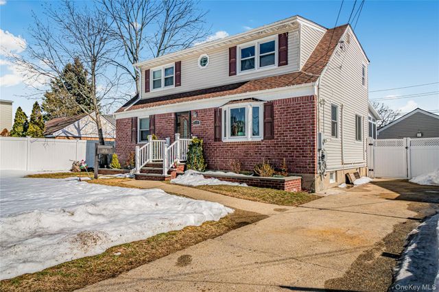 739 N Ascan Street, Elmont, NY 11003