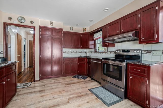 739 N Ascan Street, Elmont, NY 11003