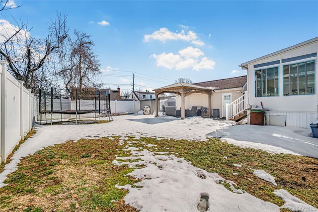 739 N Ascan Street, Elmont, NY 11003