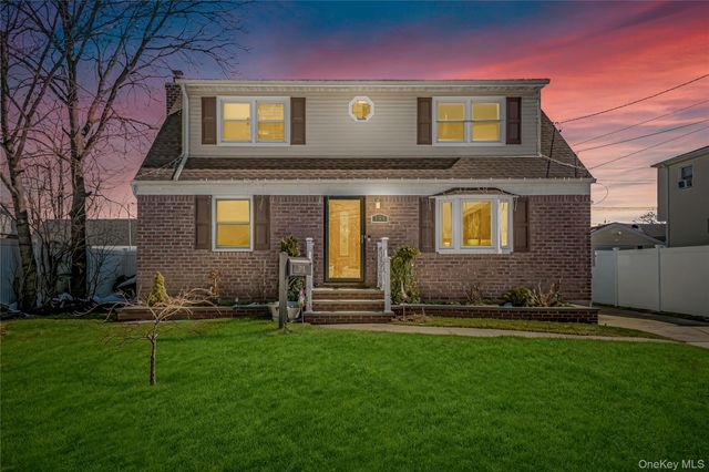 739 N Ascan Street, Elmont, NY 11003