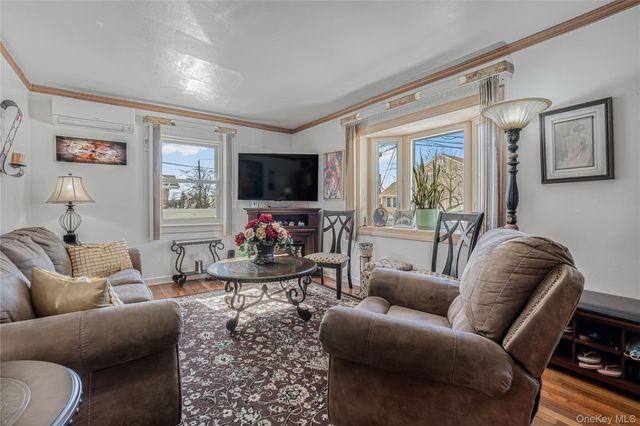 739 N Ascan Street, Elmont, NY 11003