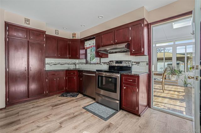 739 N Ascan Street, Elmont, NY 11003