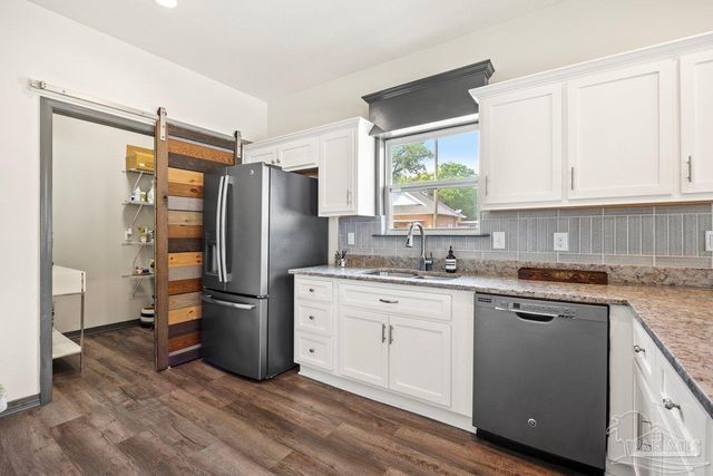 301 Dwight Ave, Pensacola, FL 32507