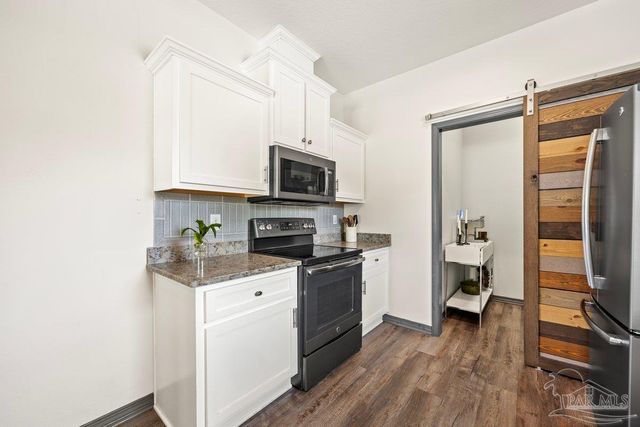 301 Dwight Ave, Pensacola, FL 32507