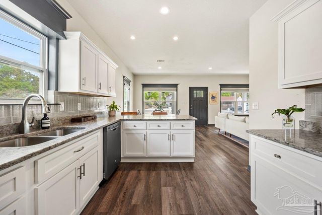 301 Dwight Ave, Pensacola, FL 32507