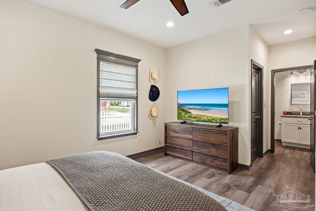 301 Dwight Ave, Pensacola, FL 32507