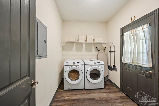 301 Dwight Ave, Pensacola, FL 32507