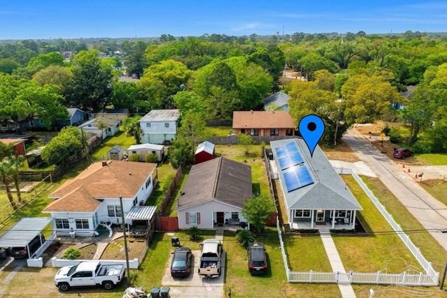 301 Dwight Ave, Pensacola, FL 32507