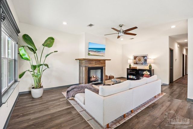 301 Dwight Ave, Pensacola, FL 32507