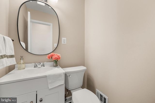 9078 BROOK FORD RD, Burke, VA 22015