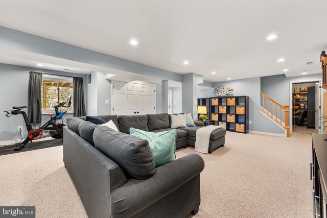 9078 BROOK FORD RD, Burke, VA 22015