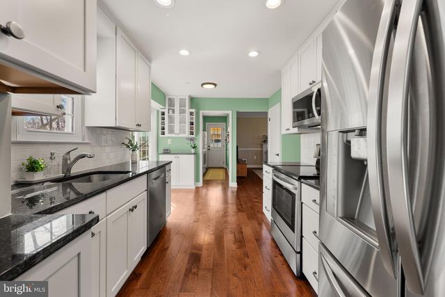 9078 BROOK FORD RD, Burke, VA 22015