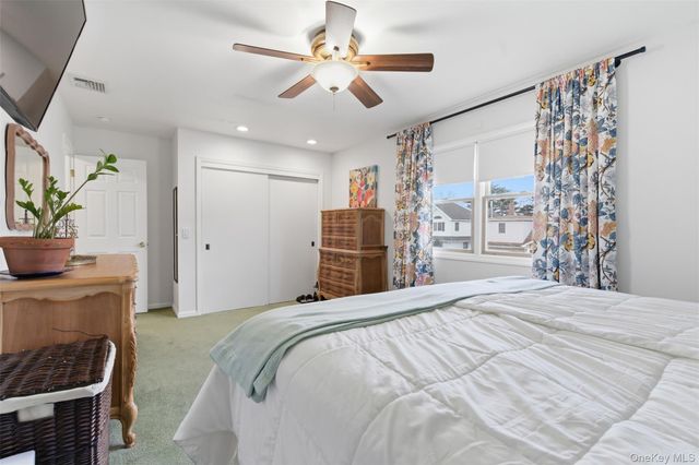 632 Wyngate Drive W, Valley Stream, NY 11580